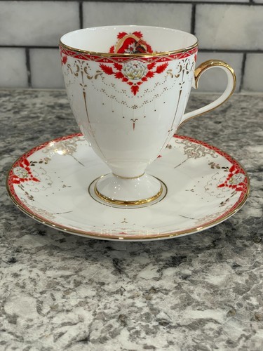 Avon 1997 teacup - avon, saucer